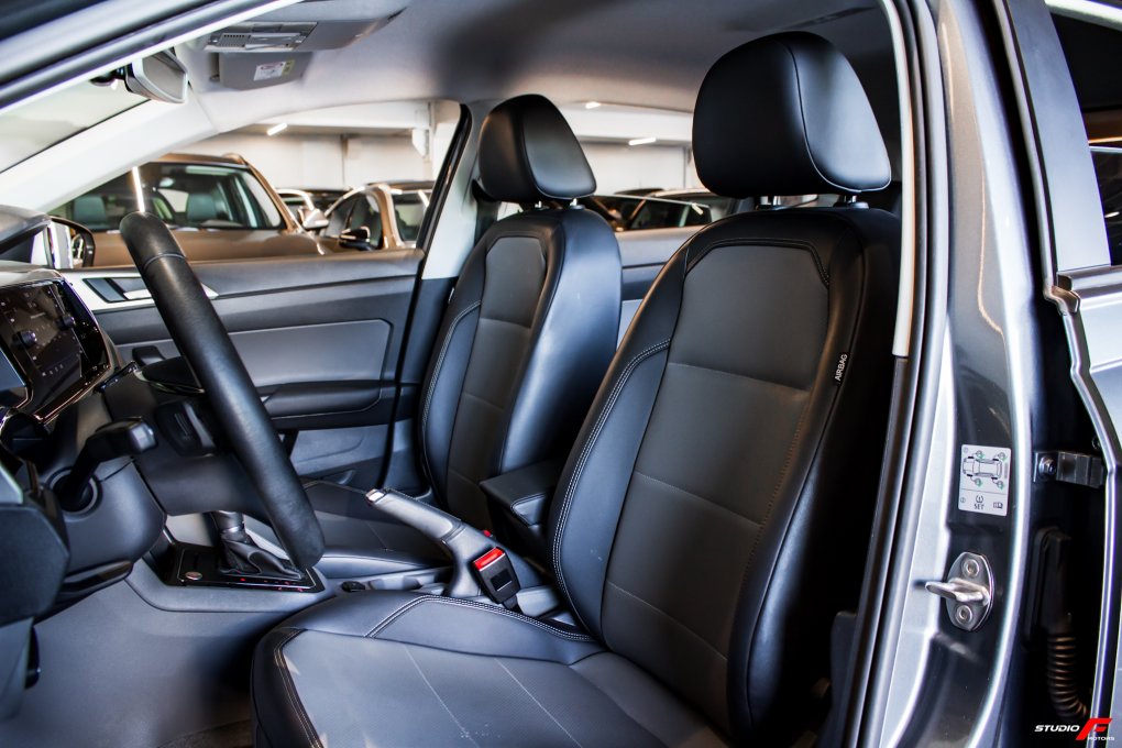 VOLKSWAGEN - HighLine - 2019 - Cinza - Polo HighLine 1.0 200 TSI